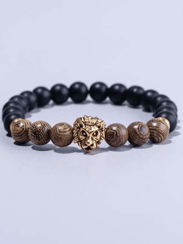 Majestic Courage: The Lion of Judah Bracelet for Men 2